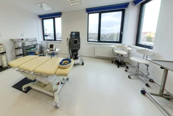 Vyšetrovacia miestnosť OFTEX s očnými prístrojmi